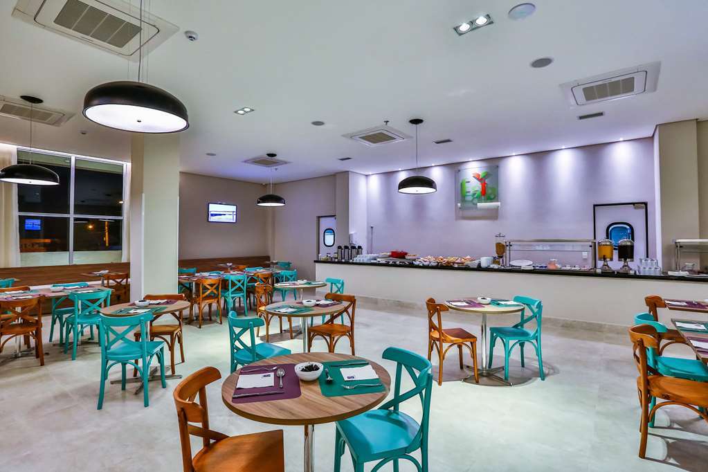 Summit Suítes Hotel Pindamonhangaba Restaurante foto